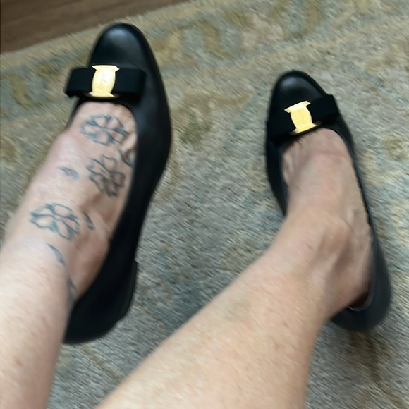 Salvatore Ferragamo Vara Bow Flat Navy Size 9B Authentic - Picture 7 of 9